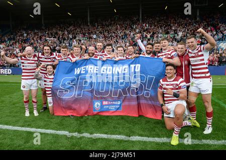 Leeds, England - 7.. Mai 2022 - Wigan Warriors-Spieler feiern das Finale. Rugby League Betfred Challenge Cup Halbfinale Wigan Warriors vs St. Helens im Elland Road Stadium, Leeds, Großbritannien Dean Williams Credit: Dean Williams/Alamy Live News Stockfoto