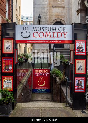 Museum of Comedy London in der Krypta der St. George’s Church Bloomsbury Way London. London Comedy Venue wurde 2014 gegründet. Stockfoto