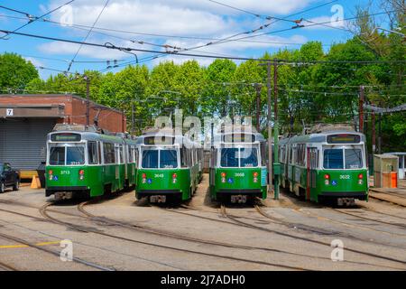 Boston Metro MBTA Kinki Sharyo Typ 7 Zug am Boston College Terminal Station in Brighton, Stadt Boston, Massachusetts, USA. Stockfoto