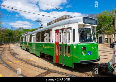 Boston Metro MBTA Kinki Sharyo Typ 7 Zug am Boston College Terminal Station in Brighton, Stadt Boston, Massachusetts, USA. Stockfoto