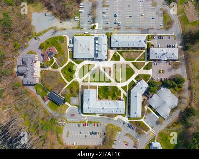 Middlesex Community College Bedford Campus Luftaufnahme in 591 Springs Road in der Stadt Bedford, Massachusetts, USA. Stockfoto