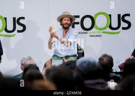 Lorenzo Cherubini aka Jovanotti bei der FOCUS Foundation in Neapel 7. Mai 2022, um sein und Nicola Crocettis Buch "Poesie da Spiaggia" zu präsentieren. Stockfoto