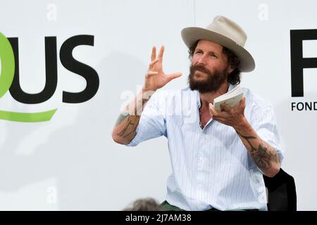 Lorenzo Cherubini aka Jovanotti bei der FOCUS Foundation in Neapel 7. Mai 2022, um sein und Nicola Crocettis Buch "Poesie da Spiaggia" zu präsentieren. Stockfoto