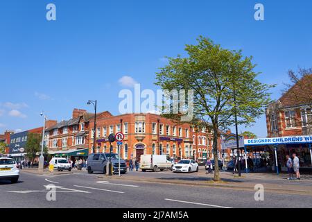 Geschäfte an einer Hauptstraße in Skegness, lincolnshire, Großbritannien Stockfoto