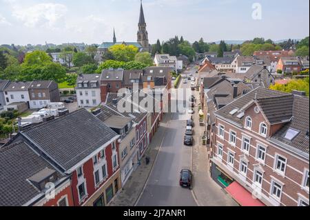 Aachen Mai 2022: Panoramablick auf Teile des Stadtteils Eilendorf im Frühjahr Stockfoto