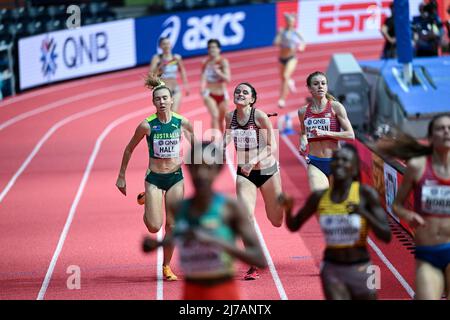 Lucia Stafford nimmt an den Hallenweltmeisterschaften in Belgrad 2022 auf 1500 Metern Teil. Stockfoto