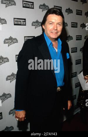 **DATEI FOTO** Mickey Gilley ist verstorben. Mickey Gilley bei den Academy of Country Music Awards 1990 Credit: Ralph Dominguez/MediaPunch Stockfoto