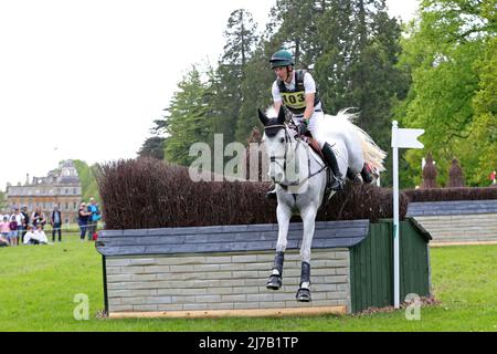 BADMINTON, Großbritannien, 7.. MAI PADRAIG McCarthy reitet HHS Noble Call während des Cross Country Events bei Badminton Horse Trials, Badminton House, Badminton am Samstag, 7.. Mai 2022. (Kredit: Jon Bromley | MI News) Stockfoto