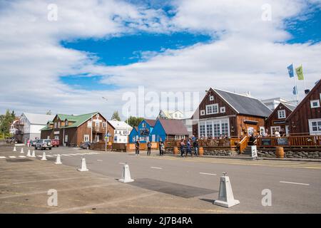 Husavik Island - Juli 15. 2021: Restaurants und Servicegebäude Stockfoto