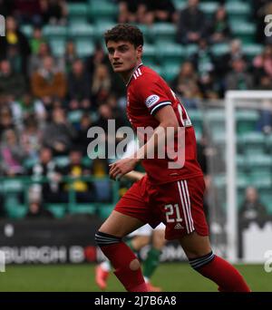 Easter Road Stadium, Edinburgh.Schottland Großbritannien. 7.. Mai 22 Hibernian vs Aberdeen Cinch Premiership Match Aberdeens Dante Polvara Credit: eric mccowat/Alamy Live News Stockfoto