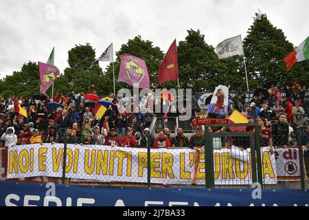 ALS Roma-Fans während der 21. Tag der Serie A Meisterschaft zwischen A.S. Roma Frauen und U.C. Sampdoria im stadio Tre Fontane am 7.. Mai 2022 in Rom, Italien. Stockfoto