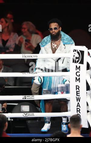 Las Vegas, Usa. 07.. Mai 2022. LAS VEGAS, NV - 7. MAI: Boxer Montana Love tritt am 7. Mai 2022 in der T-Mobile Arena in Las Vegas, Nevada, USA, in den Ring für seinen Kampf mit Gabriel Valenzuela. (Foto von Alejandro Salazar/PxImages) Credit: Px Images/Alamy Live News Stockfoto