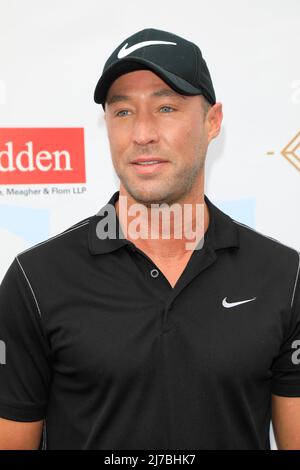 LOS ANGELES - MAI 2: Kyle Lowder beim jährlichen Celebrity Golf Turnier 15. der George Lopez Foundation auf dem Lakeside Golf Course am 2. Mai 2022 in Burbank, CA Stockfoto