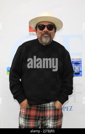 2. Mai 2022, Burbank, CA, USA: LOS ANGELES - 2. MAI: George Lopez beim jährlichen Celebrity Golf Turnier 15. der George Lopez Foundation auf dem Lakeside Golf Course am 2. Mai 2022 in Burbank, CA (Bildnachweis: © Kay Blake/ZUMA Press Wire) Stockfoto