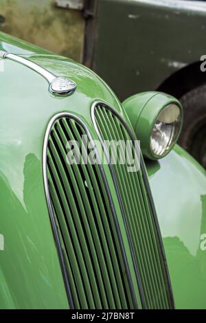 Ford Popular 103e. Elland Road Engine House Classic Car Show 2022. Stockfoto