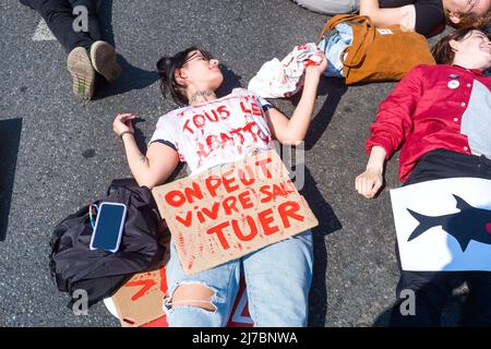 Frankreich, Toulouse, 2022-05-07. EINSTANZER. März für die Schließung von Schlachthöfen. Forderung nach Abschaffung der Tiersklaverei, Abschaffung der Praktiken, die den Tieren den größten Schaden zufügen: Zucht, Fischerei und Schlachtung. Foto von Patricia Huchot-Boissier / AbacaPress.com. Stockfoto