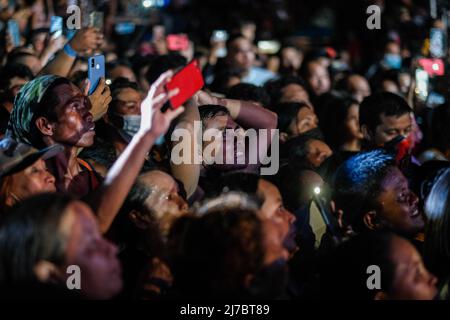 6. Mai 2022, Singapur, Singapur, Singapur: Die Anhänger der Präsidentschaftskandidatin, Senatorin MANNY PACQUIAO, treffen sich während einer Wahlkampfveranstaltung in Cebu City, Philippinen, am 6. Mai 2022. (Bild: © Maverick ASIO/ZUMA Press Wire) Stockfoto