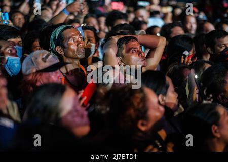 6. Mai 2022, Singapur, Singapur, Singapur: Die Anhänger der Präsidentschaftskandidatin, Senatorin MANNY PACQUIAO, treffen sich während einer Wahlkampfveranstaltung in Cebu City, Philippinen, am 6. Mai 2022. (Bild: © Maverick ASIO/ZUMA Press Wire) Stockfoto