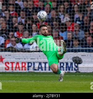 Torhüter Matt Ingram von Luton Town, auf einen Notkredit von Hull City, während des Sky Bet Championship-Spiels zwischen Luton Town und Reading in der Kenilworth Road, Luton, England am 7. Mai 2022. Foto von David Horn. Stockfoto