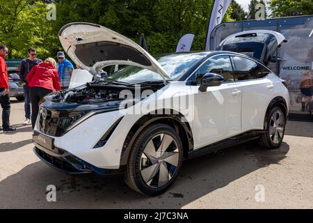 Der Prototyp des Nissan Ariya Electric Crossover wurde am 7.. Mai 2022 bei der EV Live-Veranstaltung im Blenheim Palace ausgestellt Stockfoto