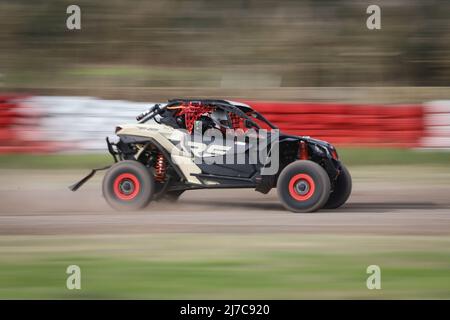 KOCAELI, TÜRKEI - 26. DEZEMBER 2021: UTV-Auftritt während der türkischen Rallycross-Meisterschaft. Stockfoto