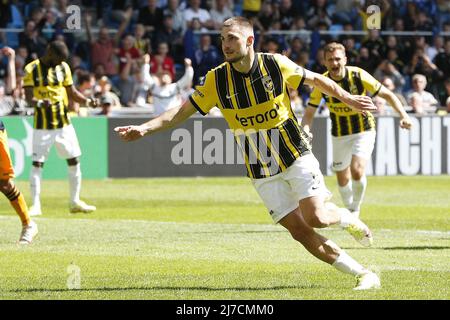 Rotterdam, Niederlande, 8. Mai 2022 ARNHEM - Matus Bero von Vitesse punktet beim niederländischen Eredivisie-Spiel zwischen Vitesse und sc Heerenveen beim Gelredome am 8. Mai 2022 in Arnhem, Niederlande. ANP JEROEN PUTMANS Stockfoto