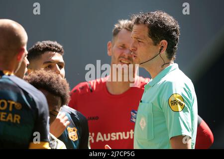 Rotterdam, Niederlande, 8. Mai 2022 ARNHEM - Schiedsrichter Richard Martens während des niederländischen Eredivisie-Spiels zwischen Vitesse und sc Heerenveen beim Gelredome am 8. Mai 2022 in Arnhem, Niederlande. ANP JEROEN PUTMANS Stockfoto