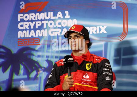 Carlos Sainz Jr (ESP) Ferrari in der FIA-Pressekonferenz nach dem Qualifying, Portrait während des Formel 1 Crypto.com Miami Grand Prix 2022, 5. Runde der FIA Formel 1 Weltmeisterschaft 2022, auf dem Miami International Autodrome, vom 6. Bis 8. Mai 2022 in Miami Gardens, Florida, Vereinigte Staaten von Amerika - Foto: Dppi/DPPI/LiveMedia Stockfoto