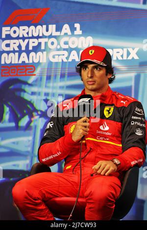 Carlos Sainz Jr (ESP) Ferrari in der FIA-Pressekonferenz nach dem Qualifying, Portrait während des Formel 1 Crypto.com Miami Grand Prix 2022, 5. Runde der FIA Formel 1 Weltmeisterschaft 2022, auf dem Miami International Autodrome, vom 6. Bis 8. Mai 2022 in Miami Gardens, Florida, Vereinigte Staaten von Amerika - Foto: Dppi/DPPI/LiveMedia Stockfoto