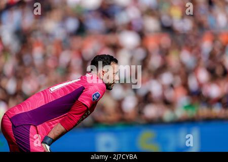 ROTTERDAM, NIEDERLANDE - 8. MAI: Torwart Ofir Marciano von Feyenoord Rotterdam während des niederländischen Eredivisie-Spiels zwischen Feyenoord und PSV am 8. Mai 2022 im Stadion Feyenoord in Rotterdam, Niederlande (Foto: Herman Dingler/Orange Picts) Stockfoto