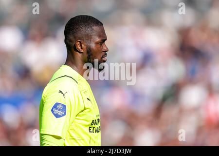 ROTTERDAM, NIEDERLANDE - 8. MAI: Torwart Yvon Mvogo vom PSV während des niederländischen Eredivisie-Spiels zwischen Feyenoord und PSV am 8. Mai 2022 im Stadion Feyenoord in Rotterdam, Niederlande (Foto: Herman Dingler/Orange Picts) Stockfoto