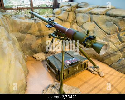 Tula, Russland - 04. Januar 2021: Panzerabwehrgranatenwerfer SPG-9M, Staatliches Waffenmuseum Tula Stockfoto