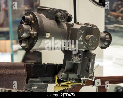 Tula, Russland - 04. Januar 2021: Nachtsicht 1pn51. Tula State Museum of Weapons Stockfoto