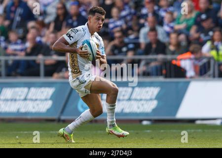 Swansea, Großbritannien. 8. Mai 2022. Rio Dyer of Dragons beim Angriff während des United Rugby Championship Match von Ospreys gegen Dragons. Kredit: Gruffydd ThomasAlamy Stockfoto