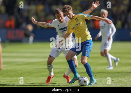 Broendby, Dänemark. 08., Mai 2022. Christian Cappis (23) aus Broendby IF und Lukas Lerager (12) aus dem FC Kopenhagen während des Superliga-Spiels 3F zwischen Broendby IF und dem FC Kopenhagen im Brondby Stadium. (Bildnachweis: Gonzales Photo - Rune Mathiesen). Stockfoto