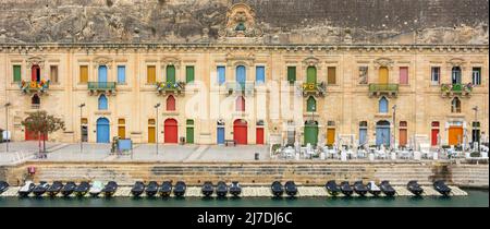 Umgebaute Hafenlager aus dem 18.. Jahrhundert an der Valletta Waterfront, Valletta (Il-Belt Valletta), Republik Malta Stockfoto