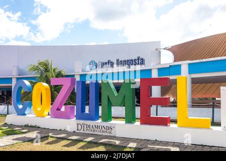 Cozumel-Schild am Punta Langosta Shopping Centre, Centro, San Miguel de Cozumel, Cozumel, Quintana Roo, Mexiko Stockfoto