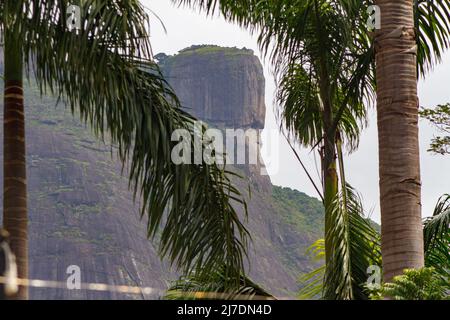 gavea Stein von São Conrado Nachbarschaft in Rio de Janeiro gesehen . Stockfoto