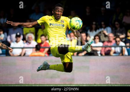 Villarreal, Spanien, 8. Mai 2022. Villarreals Pervis Estupinan beim Spiel in der La Liga zwischen Villarreal cf und Sevilla FC. Foto von Jose Miguel Fernandez /Alamy Live News ) Stockfoto