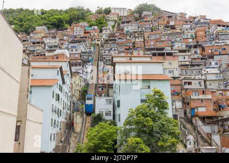 Favela do Pavaozinho in Rio de Janeiro Brasilien - 07. Dezember 2021: Blick auf Favela do Pavaozinho in Rio de Janeiro. Stockfoto