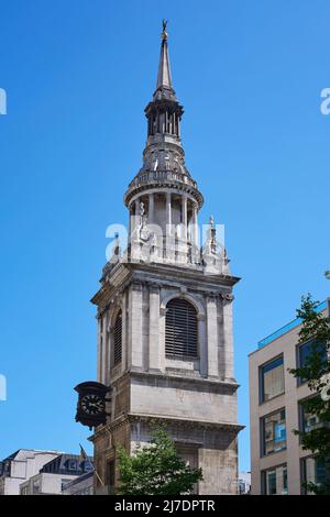 Der Turm des St Mary-le-Bow auf der Cheapside in der City of London, Südostengland Stockfoto