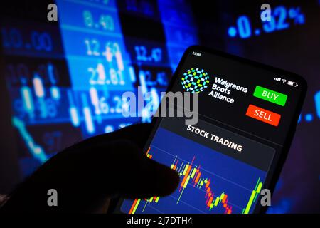In dieser Abbildung sehen Sie den Aktienhandelsgraphen der Walgreens Boots Alliance auf einem Smartphone-Bildschirm. (Foto von Rafael Henrique / SOPA Images/Sipa USA) Stockfoto