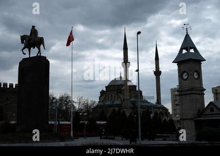 Es ist möglich, viele historische Gebäude im Zentrum von Kayseri zu finden. Besuchsdatum 15.04.2022. Stockfoto