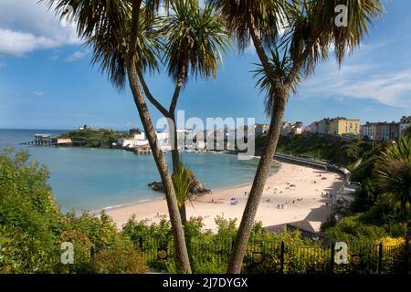 Blick auf Tenby Beach, Pembrokeshire, Wales, Großbritannien Stockfoto