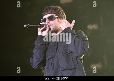 Mantua, Italien. 08. Mai 2022. Bild zeigt Gazzelle, italienische Sängerin während der Auftritte in der Grana Padano Arena Credit: Roberto Tommasini/Alamy Live News Stockfoto