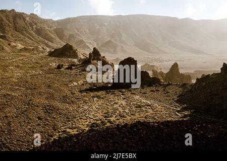 Mars ist die Wüstenlandschaft des roten Planeten. Luftaufnahme der Roque Cinchado Felsen im Teide Nationalpark auf der Insel Teneriffa. Stockfoto