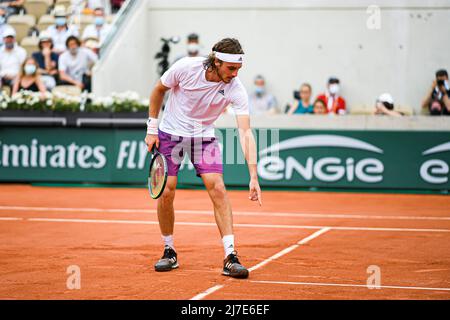 Stefanos Tsitsipas aus Griechenland während der zweiten Runde bei Roland-Garros (French Open), Grand Slam Tennisturnier am 2. Juni 2021 bei Roland-Garros sta Stockfoto