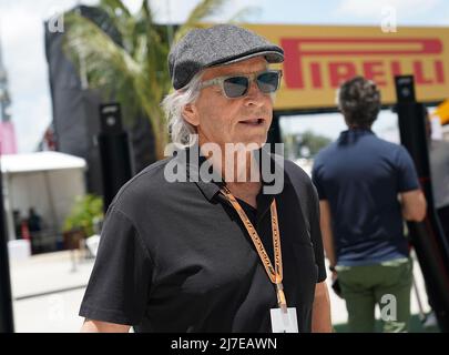 08. Mai 2022, USA, Miami: Motorsport: Formel-1-Weltmeisterschaft, Miami Grand Prix, Rennen: Schauspieler Michael Douglas nimmt am Rennen Teil. Foto: Hasan Bratic/dpa Stockfoto