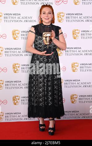 London, Großbritannien, 08/05/2022, 8.. Mai 2022, London, Großbritannien. Sophie Wilran, Gewinnerin des Female Performance in A Comedy Program Award für Almas nicht normale Teilnahme an den Virgin Media British Academy Television Awards 2022, Royal Festival Hall, London. Quelle: Doug Peters/EMPICS/Alamy Live News Stockfoto