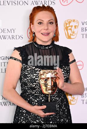 London, Großbritannien, 08/05/2022, 8.. Mai 2022, London, Großbritannien. Sophie Wilran, Gewinnerin des Female Performance in A Comedy Program Award für Almas nicht normale Teilnahme an den Virgin Media British Academy Television Awards 2022, Royal Festival Hall, London. Quelle: Doug Peters/EMPICS/Alamy Live News Stockfoto